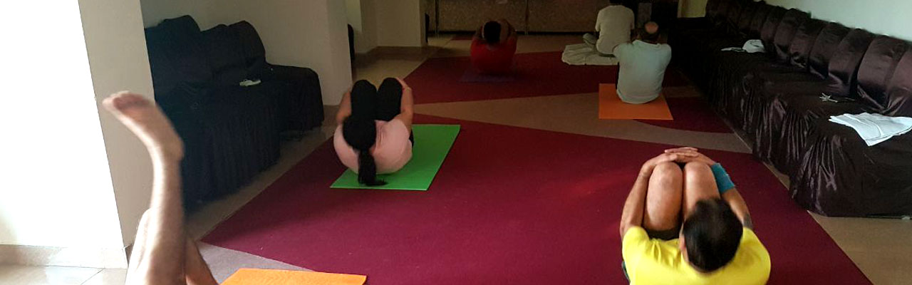 me_245_banner_yoga.jpg